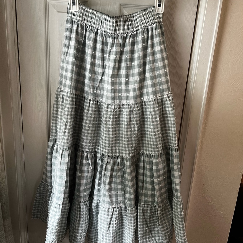 LC Lauren Conrad Gray Tiered Maxi Skirt